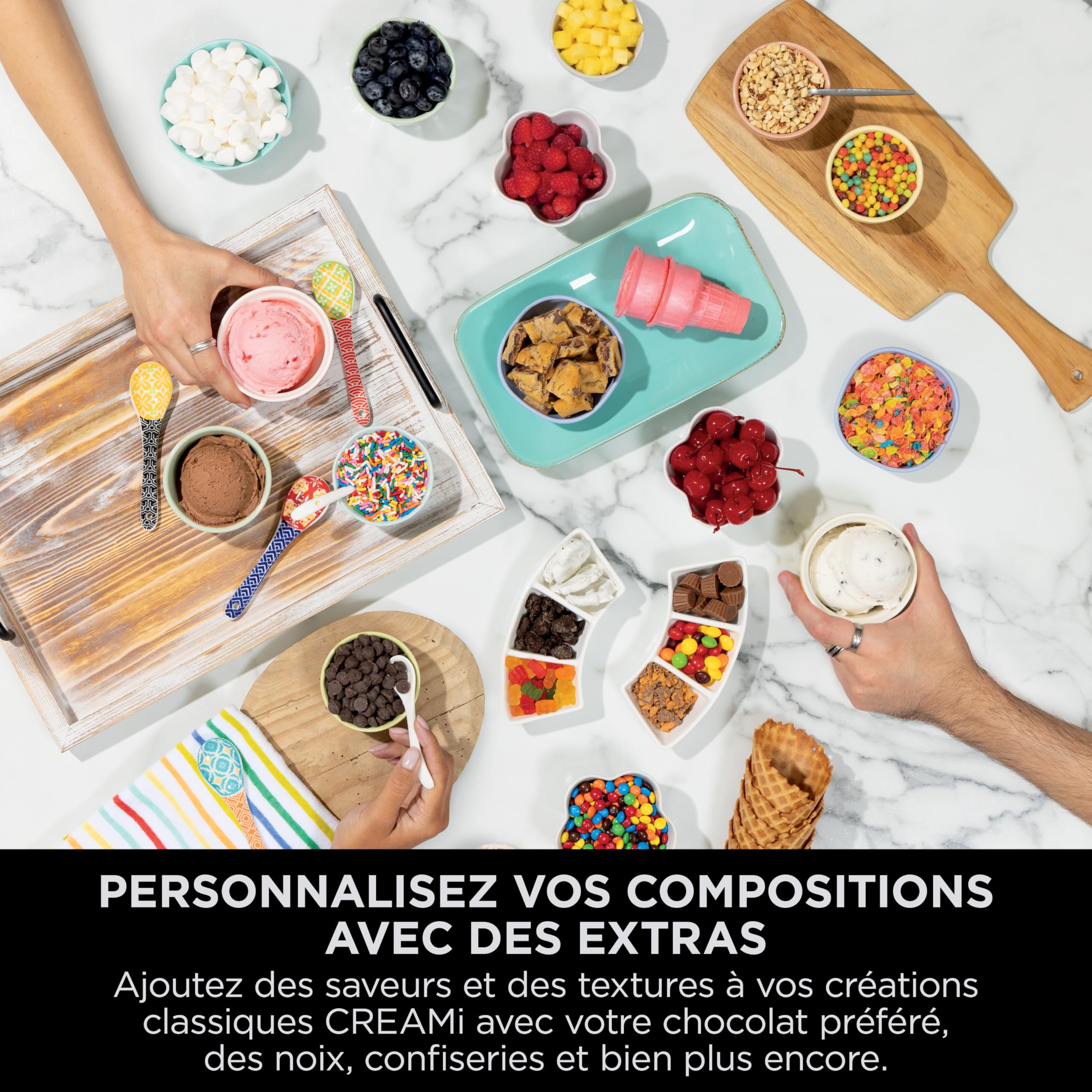 NINJA CREAMi Sorbetière Scoop and Swirl avec 2 pots, 13 modes pour réaliser crèmes glacées, glaces à l’italienne, gelatos, sorbets, milkshakes et plus, option Extra, Stone/Or NC701EUSTGD