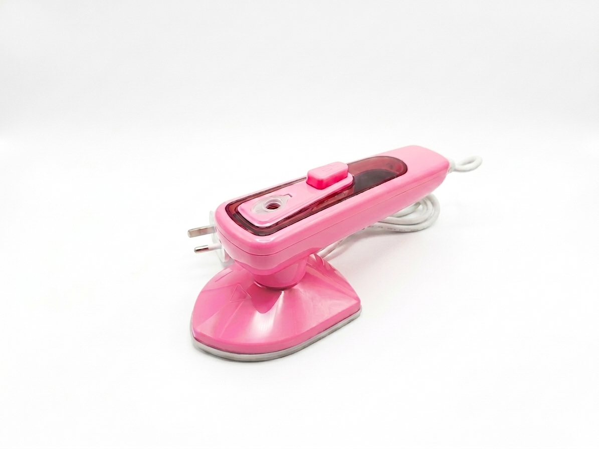 Mini Fer à Repasser Vapeur Portable – Fer Électrique Compact de Voyage – Semelle en Titane Anti-Adhésive – Repassage Sec & Vapeur – Léger et Pratique pour Tous Textiles